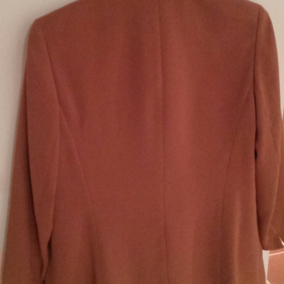 Women's suit - Picture 6 of 6